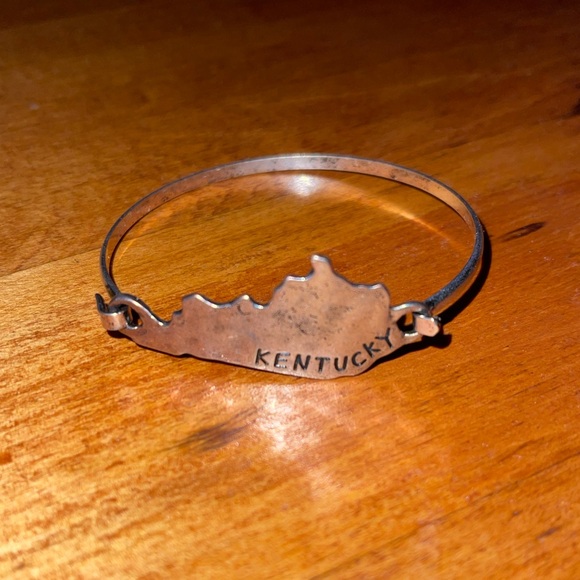 Elegant Silver Kentucky State Map Bracelet - A Touch of Home - Picture 2 of 6